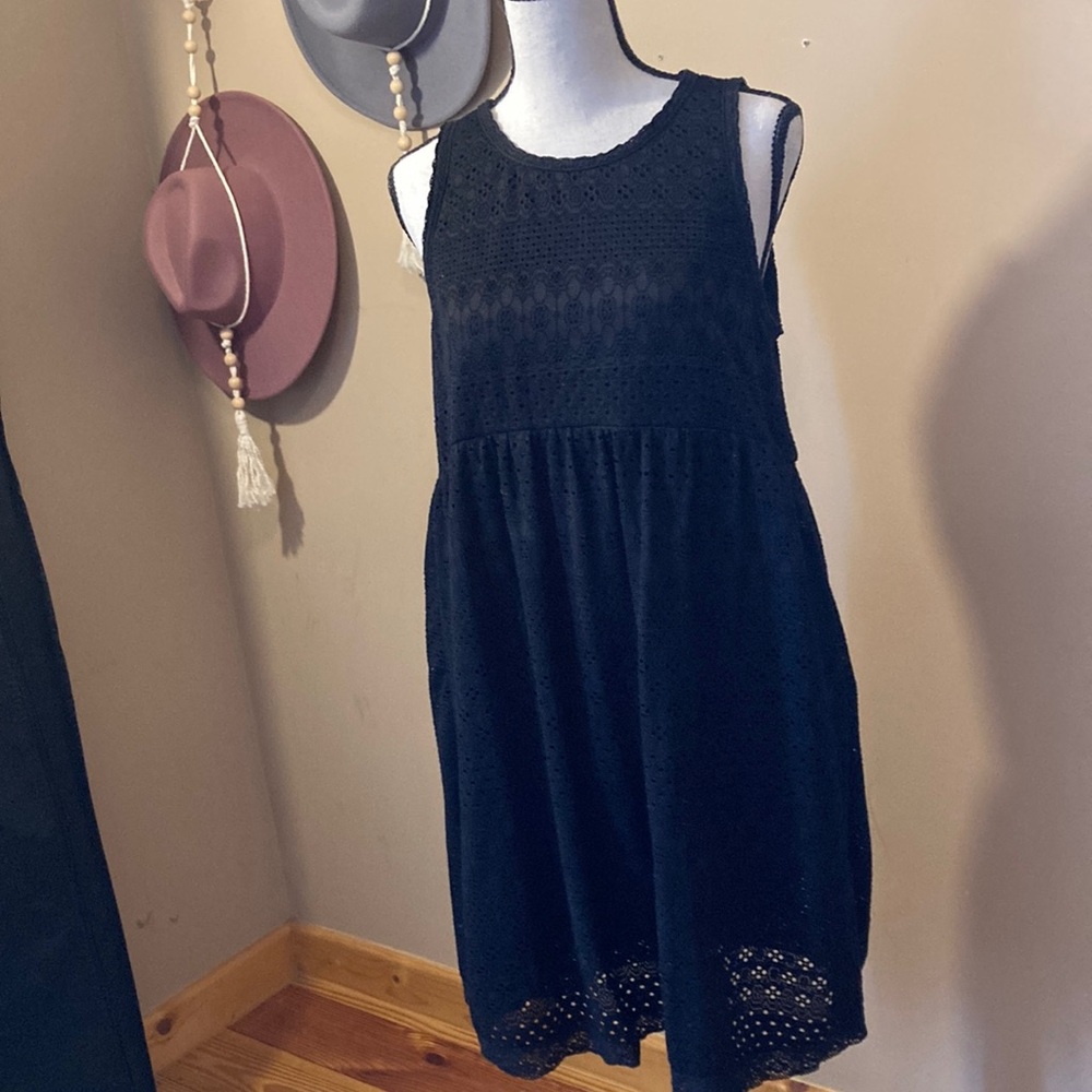 Black Sleeveless Crew Neck Mini Sundress